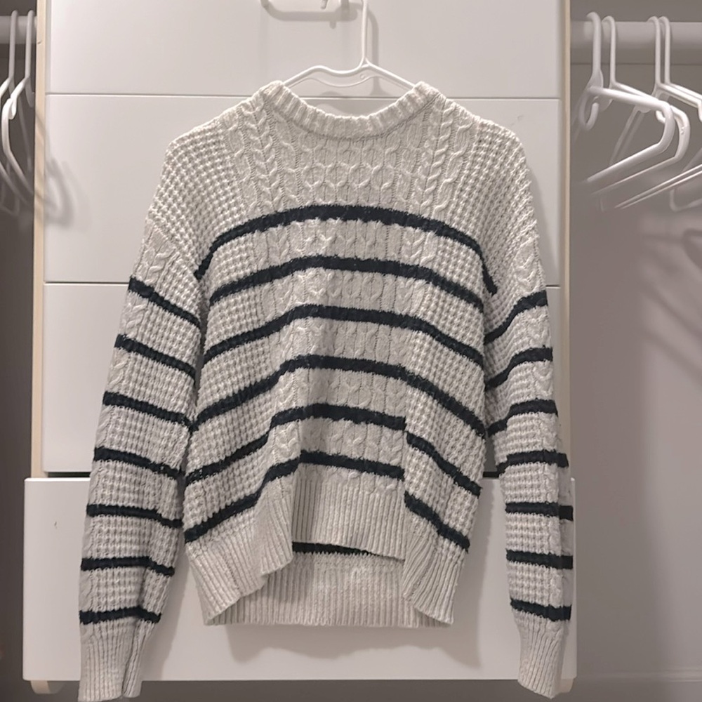 Only worn a few times, it looked so cute on my friend, but just not on me.